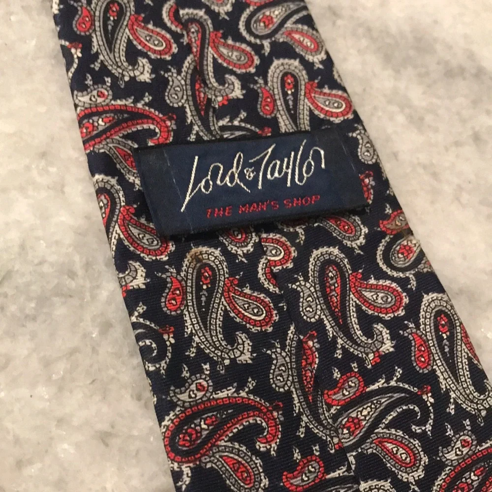 Lord & Taylor Silk Tie Mens Navy Blue Red Paisley Designer Luxury The Mans Shop‎